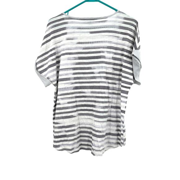 Adrienne Vittadini Size Large Shirt White Black‎ Abstract Stripe Modal Soft Tee - Picture 2 of 4